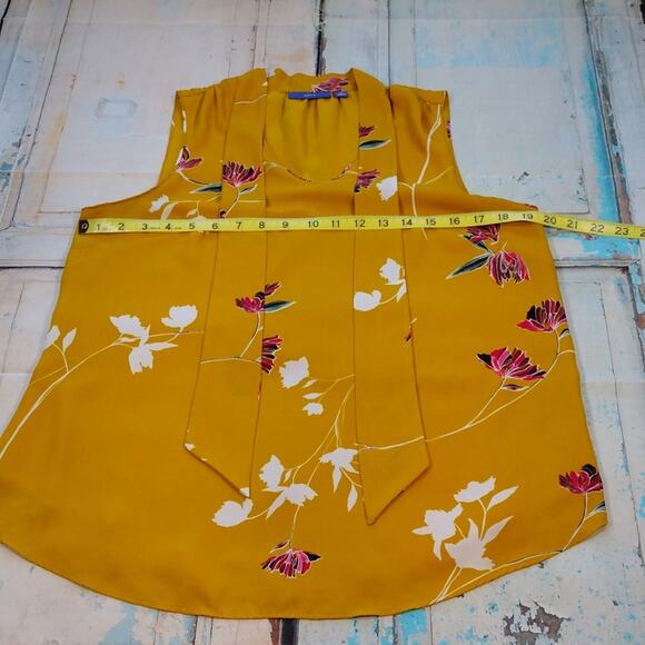 Apt. 9 Yellow Floral V-Neck Spring Summer Tank Top Wrap Around Flowy Shirt M - Picture 12 of 14